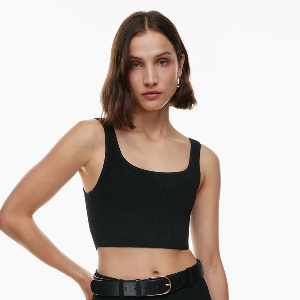 Aritzia sculpt tank
